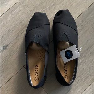 New Acts Brand shoes